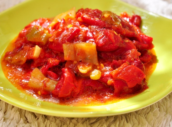 Domates Soslu Közlenmiş Biber