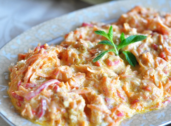 Közlenmiş Biberli Havuç Salatası
