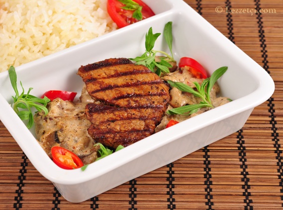 Kremalı Mantar Soslu Bonfile