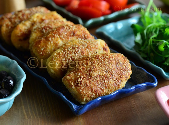 Pastırmalı Kaşarlı Poğaça