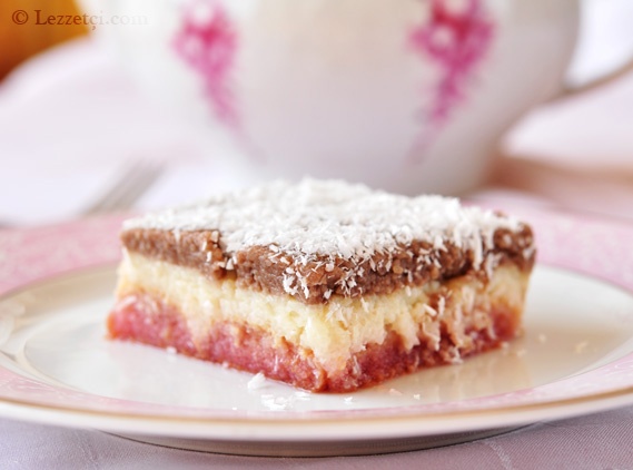 Vişneli Kedidili Pastası